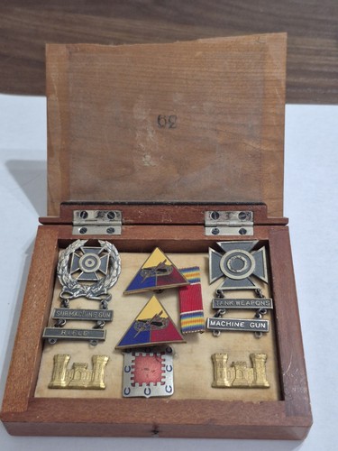Wwii army armored insignia - armored,