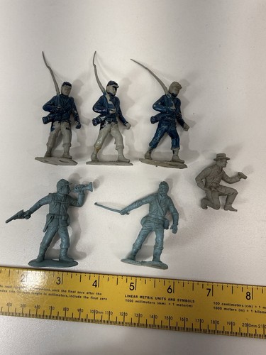 Vintage plastic toy - plastic, soldiers