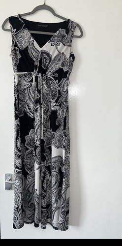 Neck black and white floral - v,