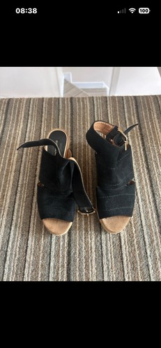 River island size - river, wedge