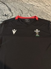 Wales Rugby Macron 2022/23 Training Shirt. Excellent Condition. Mens Size XL