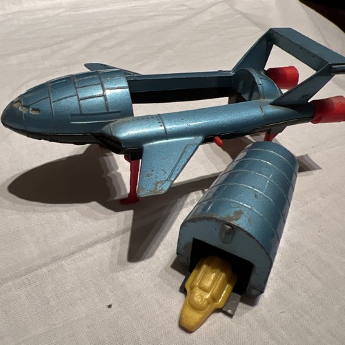 Thunderbird dinky toys - ,