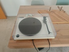 Rega RP1 Manual Turntable 33/45rpm White OM5E Catridge