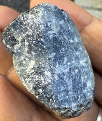 295 natural blue sapphire - ct,