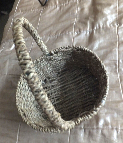 Oval shaped small rattan