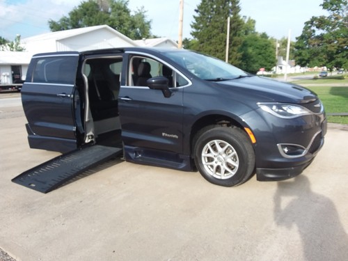 2020 chrysler pacifica touring - chrysler,