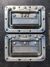 set of 2 Adam Hall heavy duty sprung handles flightcase - 4x12 - 2x12 guitar cab