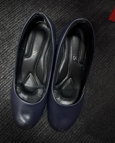 Worn cabin crew shoes - , navy