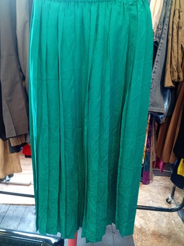 Emerald green pleated - , midi
