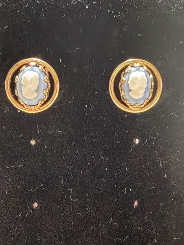 Vintage wedgwood cameo - vintage,