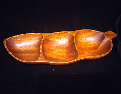 Wood leaf shaped compartment - shaped,