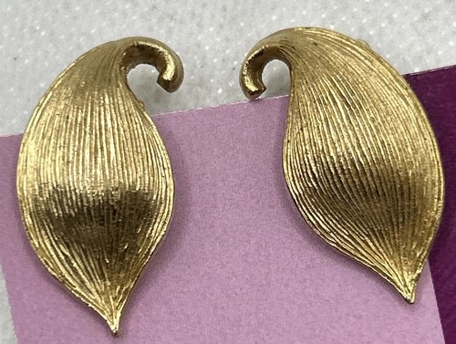 Vintage lisner earrings clip - lisner,