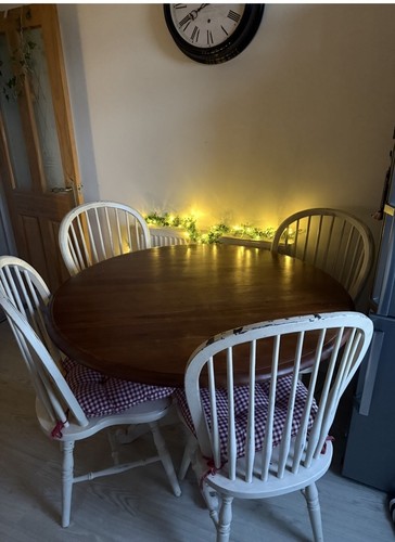 Laura ashley bramley - table, and