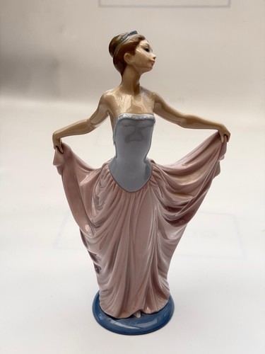 Lladro ballerina with - ballerina,
