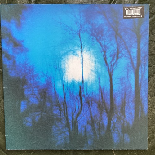 Flying saucer attack - flying,