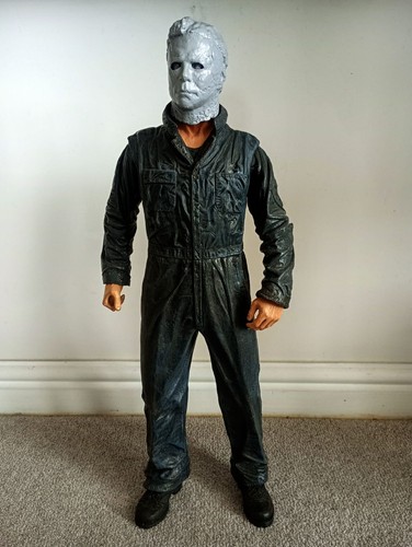 Neca michael myers with - michael,