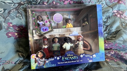 New disney store encanto - store,