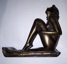 Cold casting bronze of sitting