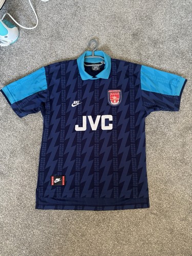 Authentic vintage nike arsenal - authentic,