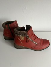 Pavers Relife Woman’s Red