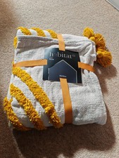 Habitat Geo Tufted Throw -off