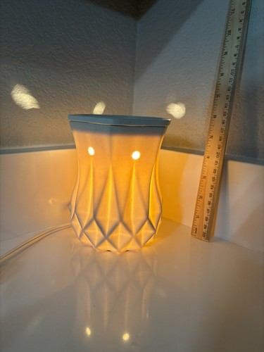 Scentsy alabaster warmer white - alabaster,