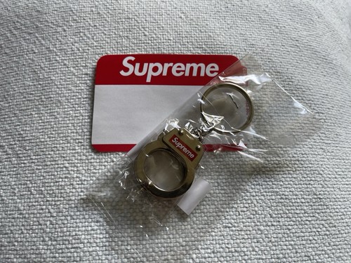 Fw17 supreme handcuff - supreme,