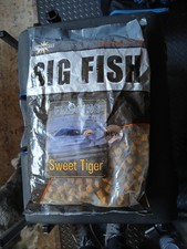 Dynamite Baits Big Fish Floating Pellets 1.1kg 11mm Sweet Tiger Fishing Bait