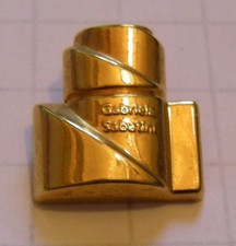 Pin's PARFUM PERFUME GABRIELA