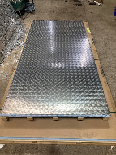 Aluminium chequer plate tread - chequer,