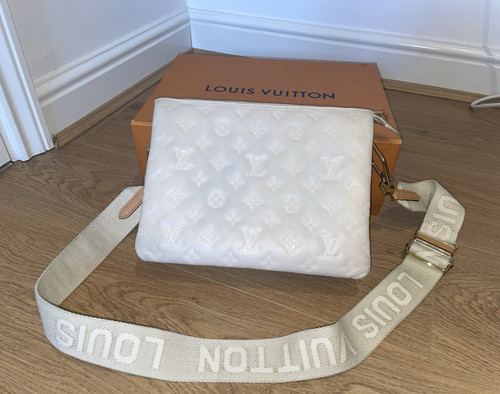 White coussin monogram - coussin,