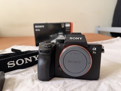 Sony iii mirrorless camera - iii,