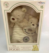 Disney classic Pooh ring rattle comfort blanket set  Hundred ache wood