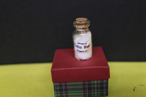 Dolls house jar - dolls, of