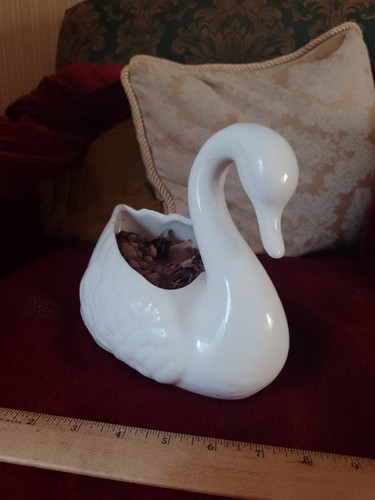 Large white ceramic swan - large,