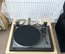 LINN TURNTABLE  AXIS WITH LVX PLUS TONEARM  ,LINN K5 CARTRIDGE,POWER LEAD