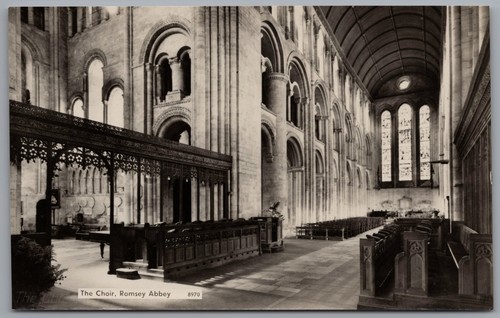 Romsey hampshire the choir - romsey,