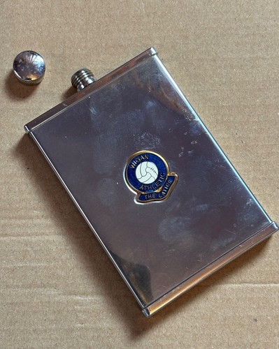 Hip flask wigan - flask, athletic