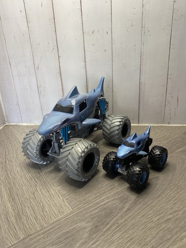 Hot wheels monster jam - hot,