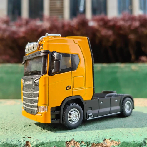 Scania yellow diecast - 1:50,