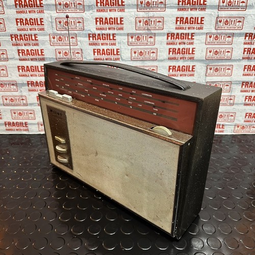Vintage pilot transistor radio - vintage,