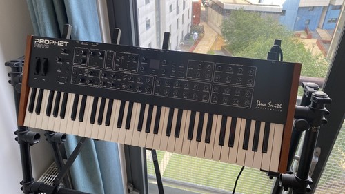 Dave smith prophet rev2 - dave,