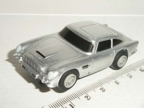 Micro scalextric aston - -,