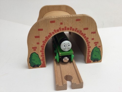 Brio thomas henry tunnel - thomas,
