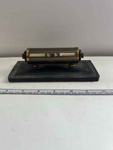 Vintage perpetual desk - perpetual,