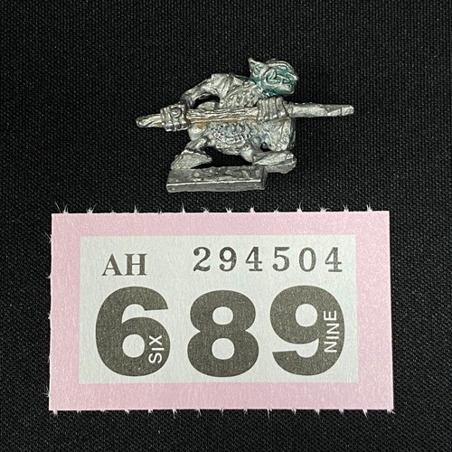 C12 knee spiker warhammer - c12,