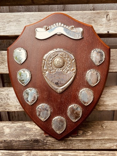 Big engraved football - 🏆,