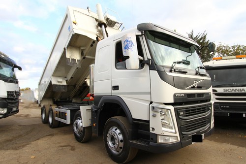 2015 volvo 8x4 tipper truck - volvo,