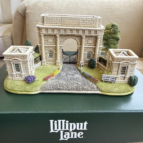 Lilliput lane gateway - lane, to