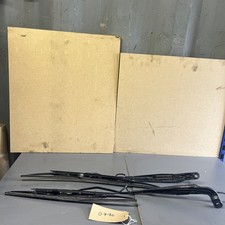 ALFA ROMEO GTV SPIDER FRONT WIPER ARMS PAIR O/S N/S 1997~2005